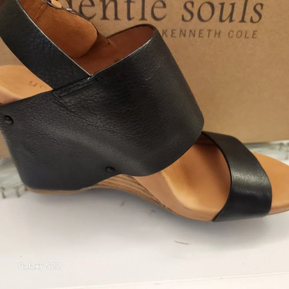 Gentle Souls by Kenneth Cole Women's Inka Wedge Sandal. Black. NIB. Size Various
